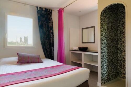 The Originals Boutique, Hotel Les Quatre Salines, Le Mont Saint-Michel Sud Roz-sur-Couesnon Exterior photo